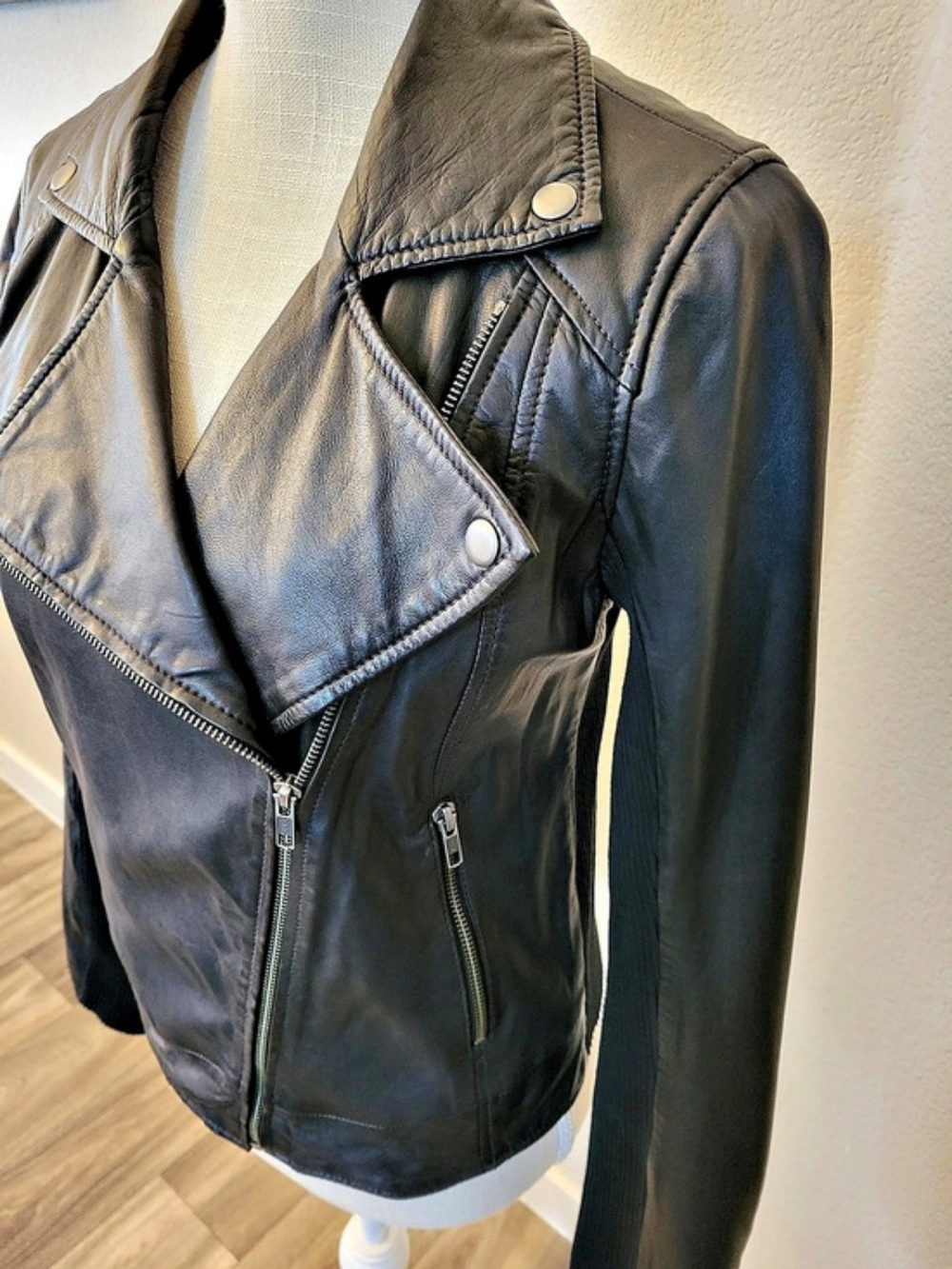 Caslon Nordstrom Black Genuine Lambskin Leather Mixed Media Knit Moto Jacket M